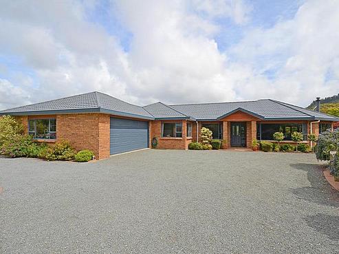 69 Kirton Drive, Riverstone Terraces