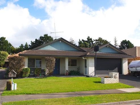 2/6 Marbeth Court, Botany Downs