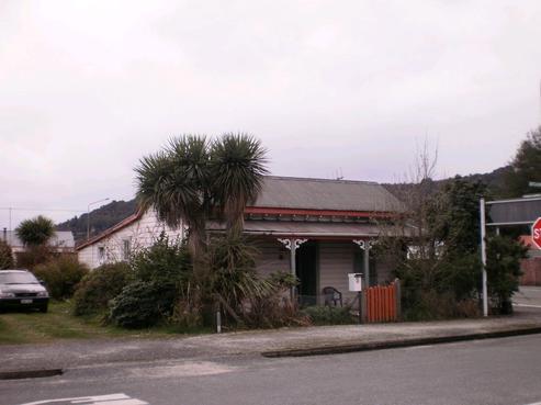 98 Broadway, Reefton