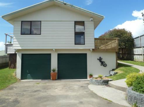 2/26 Waiora Road, Stanmore Bay