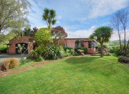 22 Brick Hill Road, Sawyers Bay