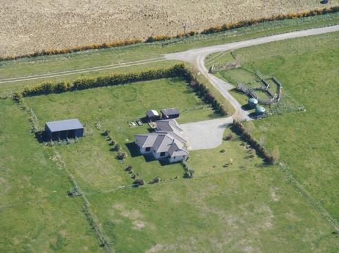212 Elliotts Road, Cust