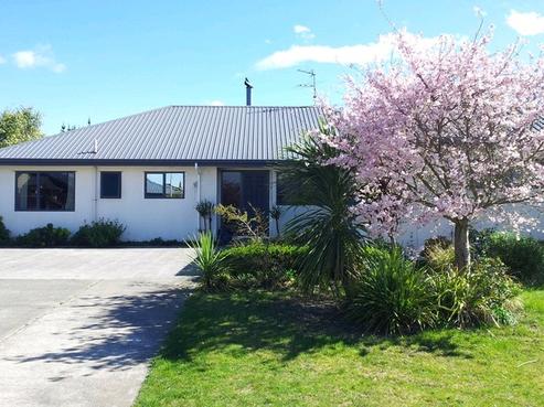 17 Bunting Place, Woodend