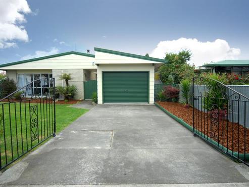 808A Ferguson Street, Akina