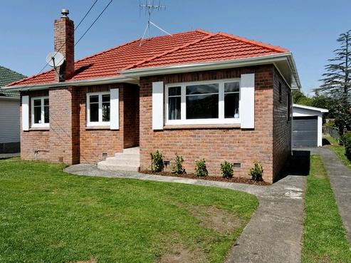 30 Hazelmere Road, Sandringham
