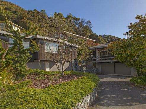 16 Chanel Grove, Waterloo