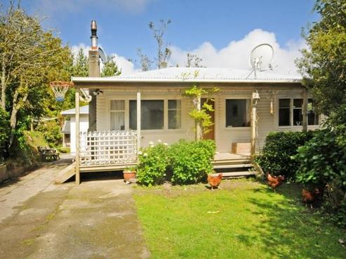 301 South Makara Road, Makara