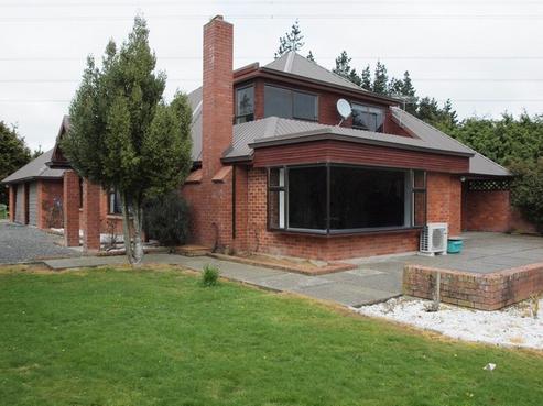 24 Ayresdale Road, Ascot