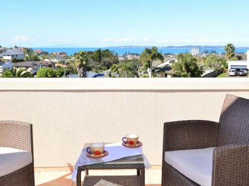 2 Astor Place, Orewa