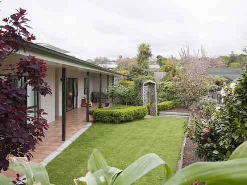 14B Leatham Avenue, Strandon