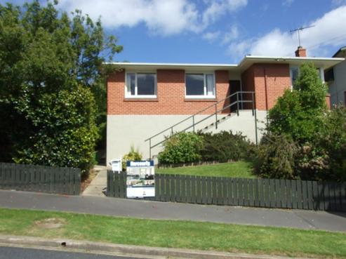 102 Easther Crescent, Kew