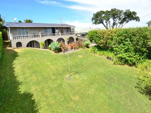 951 Whangaparaoa Road, Manly