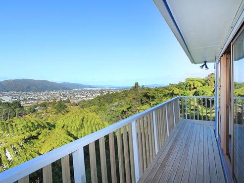 10 Fantail Grove, Belmont
