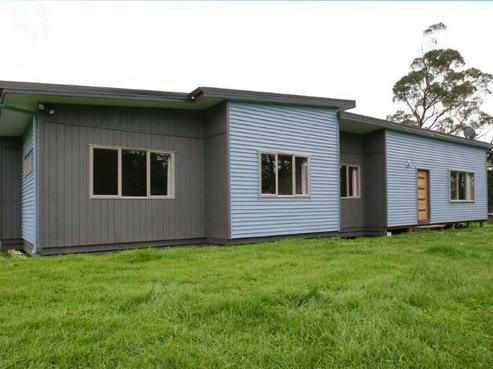 77 Malone Road, Poroti