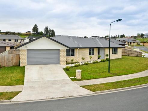8 Edward Street, Grandview Heights