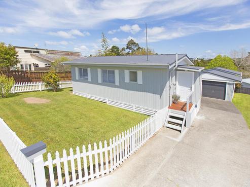 83 Brian Crescent, Stanmore Bay