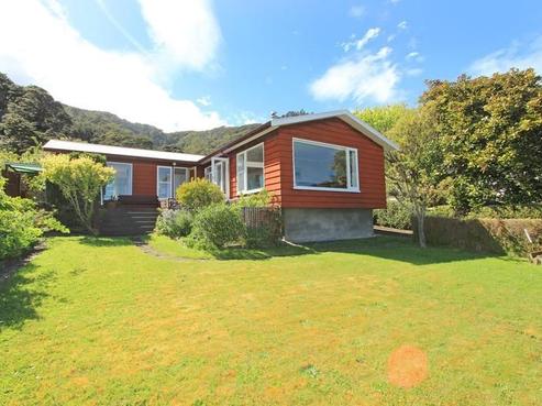 3 Pitoitoi Road, Days Bay