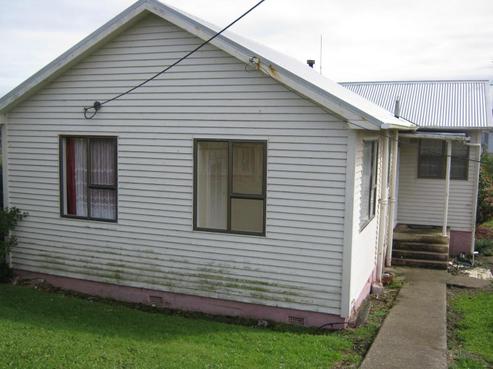 11 Theodore Street, Bluff