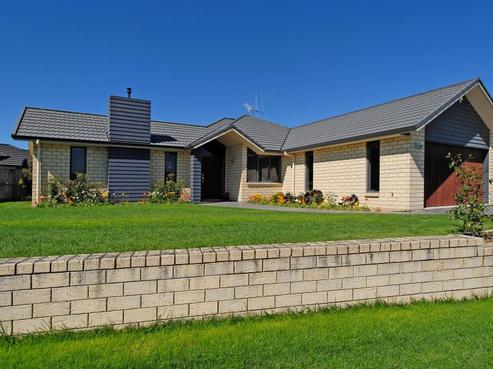 4 Connor Court, Huntington