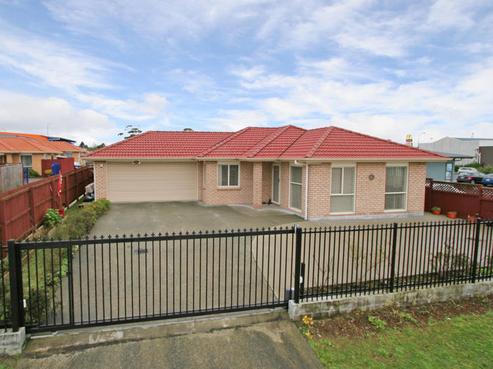 3 Robert Skelton Place, Clendon Park