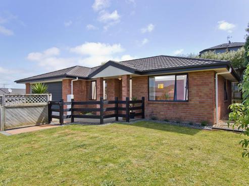 8 Valley Fields Place, Pukekohe