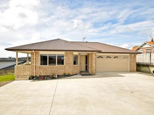 1A Farleigh Close, Huntington