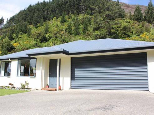 13 Sugar Loaf Place, The Brook