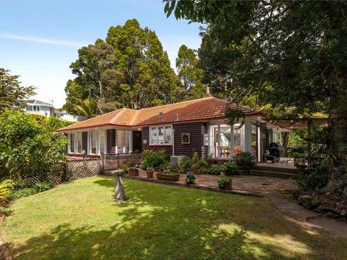31 Kopiko Road, Titirangi