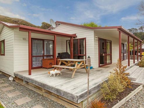 50 Waddington Drive, Naenae