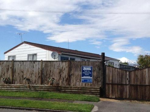 12 Banks Street, Marfell