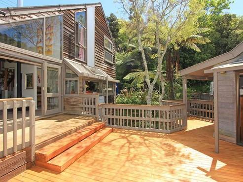 60 Howard Road, Point Howard