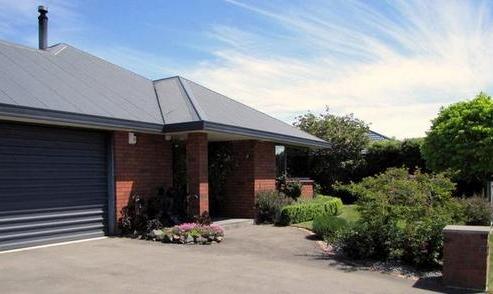 27 Hewitts Road, Woodend