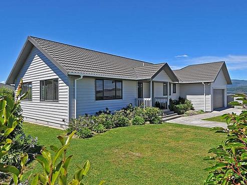 9 Ronald Scott Grove, Riverstone Terraces