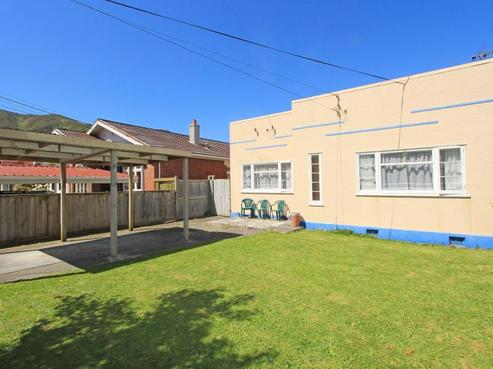 137 Whites Line East, Waiwhetu