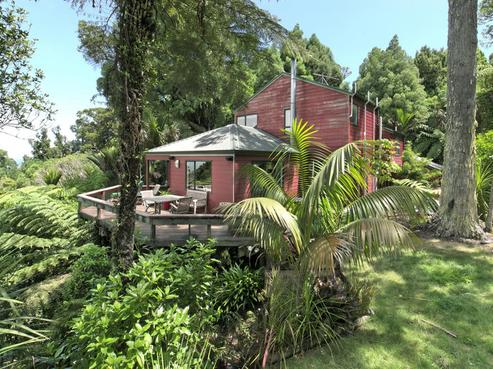 230 Scenic Drive, Titirangi