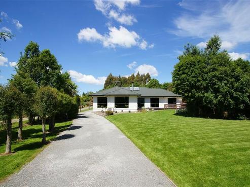 1705 Cust Road, Cust