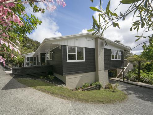 149 Scenic Drive, Titirangi