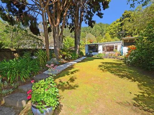 102 Wyndham Road, Pinehaven