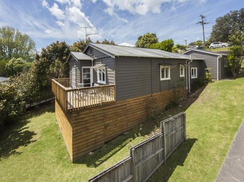 659 Beach Road, Rothesay Bay