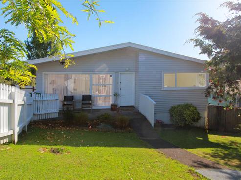 41 Commodore Drive, Lynfield