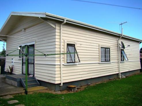 2/3 Fulton Crescent, Otara
