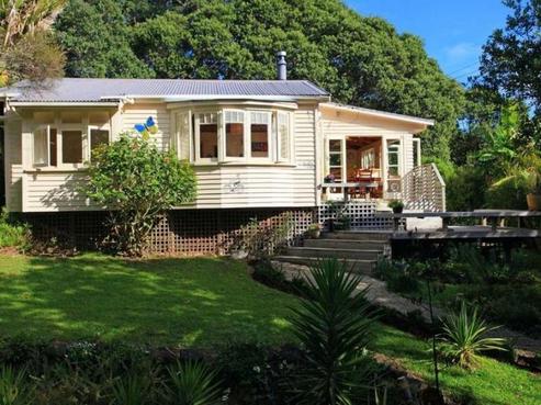 16 Hillside Road, Ostend
