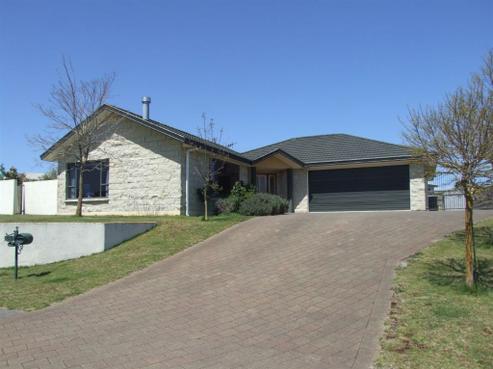 53 Balmoral Drive, Hilltop