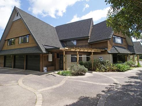 5 Helmsdale Court, Huntington