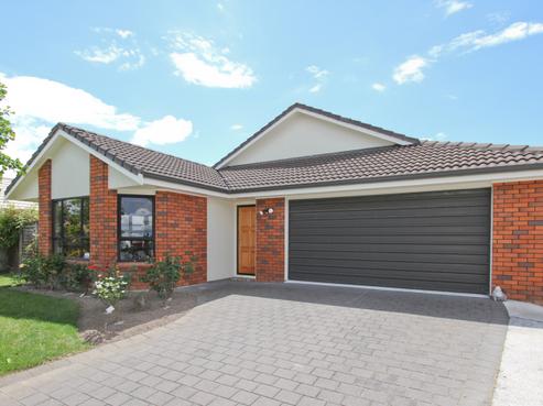 8 Oregon Crescent, Glenview