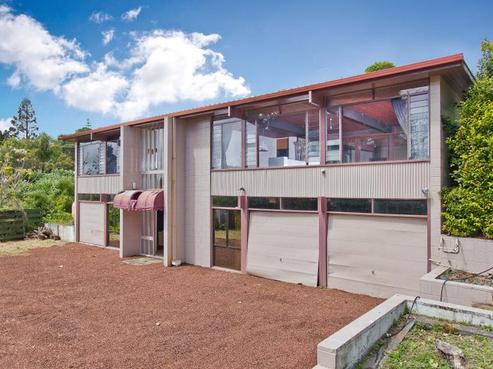 19 De Val Drive, Titirangi
