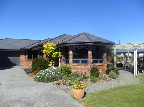 29 Hollybush Drive, Brightwater