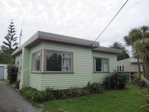 12 Toi Street, Otaki Beach