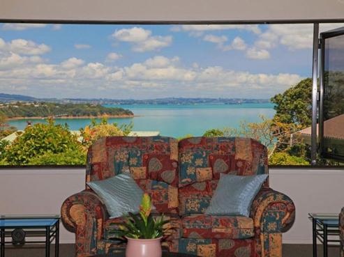 6 Pacific Parade, Surfdale