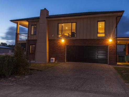 37 Arahiwi Grove, Tirohanga
